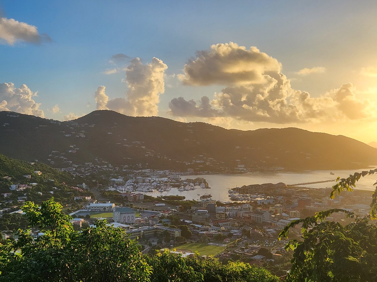 dirkyvi's tweet image. Morning walk earlier 👟 🚶🏾‍♂️ 💪🏾 🇻🇬