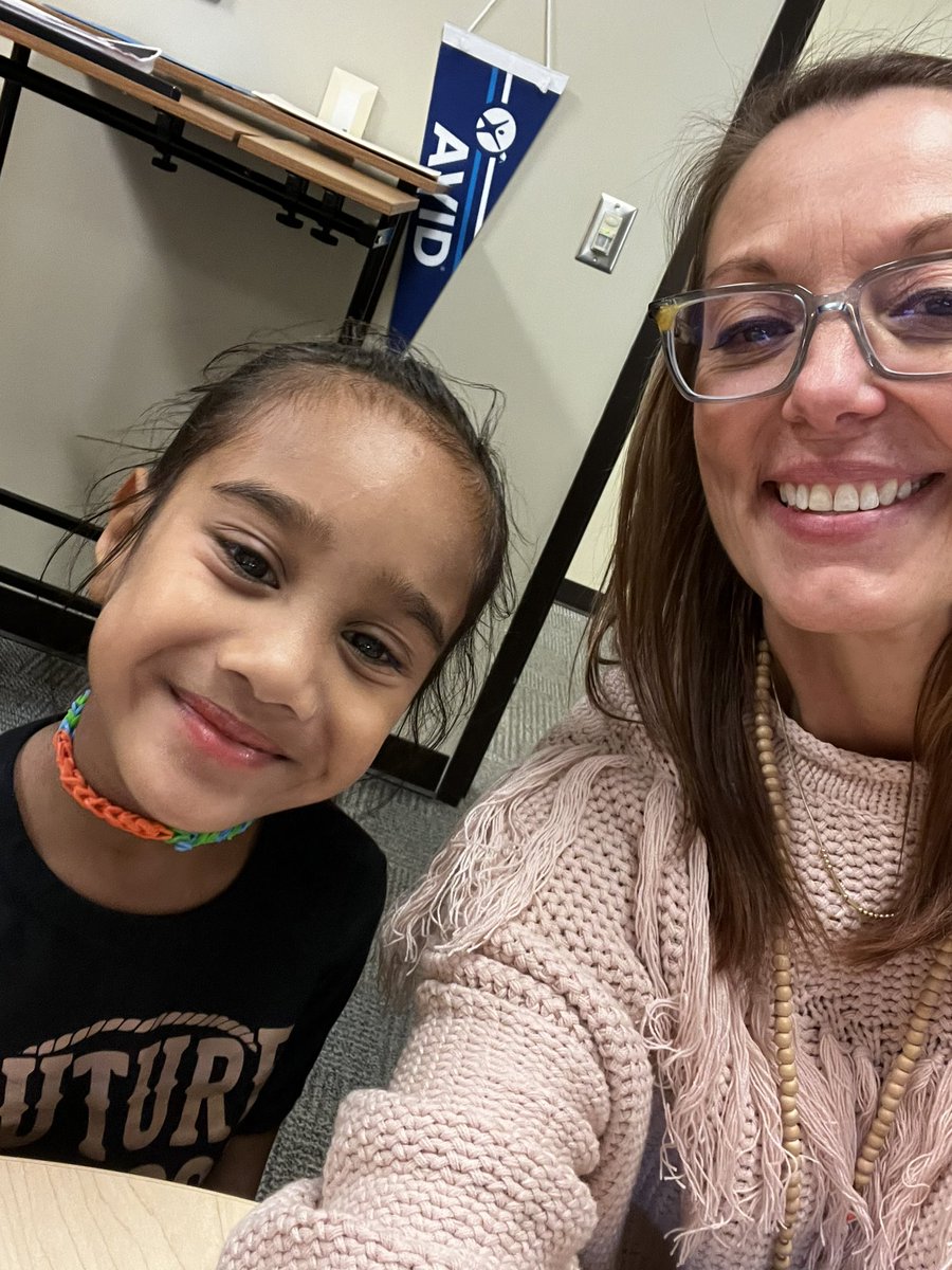 AD_educator's tweet image. Another PBIS reading experience opportunity with a kindergarten student. Getting to read a silly, spooky story this week with this Eagle was great fun. 😂👻