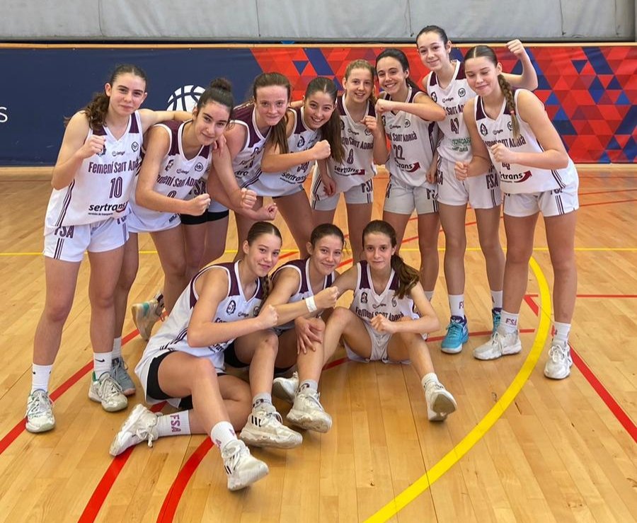 FemSantAdria's tweet photo. ▶️ 𝙁𝙄𝙉𝘼𝙇 𝘿𝙀 𝙋𝘼𝙍𝙏𝙄𝙏 ◀️
#𝙄𝙣𝙛𝘼𝙁𝙎𝘼

🏀C.C. U14 - INFANTIL PREFERENT - FASE PRÈVIA 01

@FCBbasket_fem 6️⃣2️⃣ 🆚 @GrupoSertrans #InfAFSA 6️⃣4️⃣

🤜Quin PARTIDÀS! Quin final de partit i quin darrer quart! 🤦🏼. https://t.co/h2T7BfOgOx