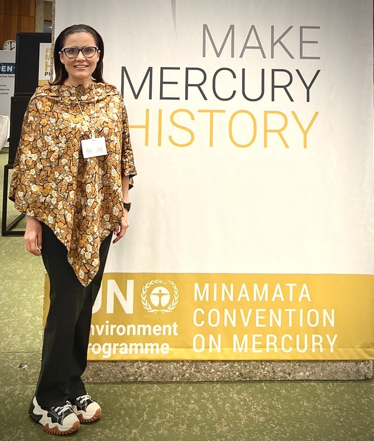 IzarellyRosillo's tweet photo. Esta es mi cuarta participación en la Conferencia de las Partes del Convenio de Minamata sobre Mercurio, no solo he aprendido en demasía sobre los Tratados Internacionales, agradecida siempre.
#COP5
#mercury
@minamataMEA https://t.co/cRxhJaXJKo