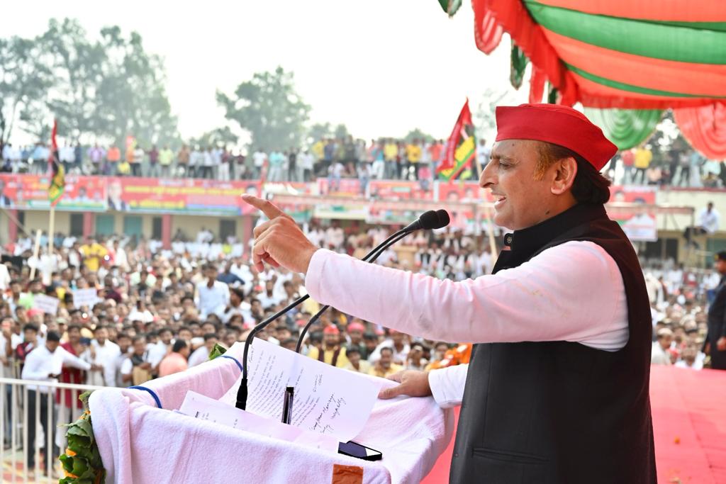 indiasavebharat's tweet image. माननीय राष्ट्रीय अध्यक्ष श्री अखिलेश यादव जी गोरखपुर में जननायक कर्पूरी ठाकुर सामाजिक न्याय महारैली में सम्मिलित हुए।

#ISupportAkhilesh #TeamAkhilesh 
#AkhileshYadav #SamajwadiParty