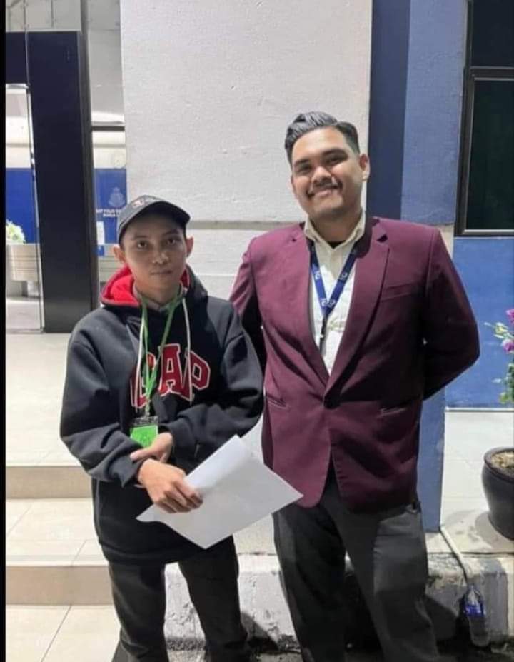 Sylvet041's tweet photo. kes budak Sabah lalamove kena lock oleh supervisor security di trx smlm. https://t.co/ZJ8qETaq6Y
