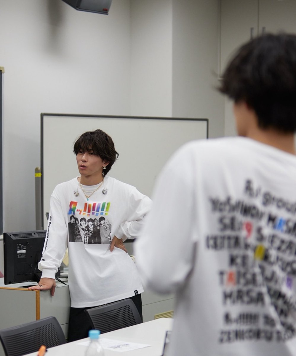 HusiQKAa__'s tweet photo. 早く会いたいしストーリーの誠也くんの私服安定にオシャレだし思いばっかりが強くなって大きくなってます！！！！

写真の需要と雑誌の需要より現場ください~！！ https://t.co/oPcA25mV8K