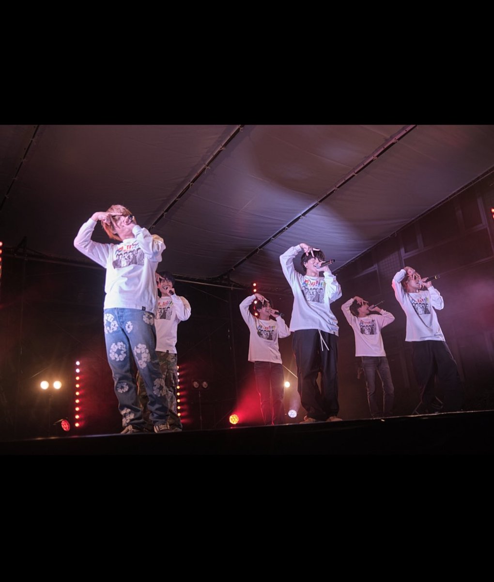 HusiQKAa__'s tweet photo. 早く会いたいしストーリーの誠也くんの私服安定にオシャレだし思いばっかりが強くなって大きくなってます！！！！

写真の需要と雑誌の需要より現場ください~！！ https://t.co/oPcA25mV8K
