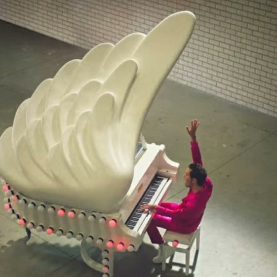 ColoriMika's tweet photo. Ali d'angelo sul piano. La musica spesso col suo potere salvifico. ๐น๐๐ถ
@mikasounds
@Studio_Job
@FavColBlk
#mika #studiojob #christurner
#APOCALYPSECALYPSO
#newvideo https://t.co/ronHX47FKL