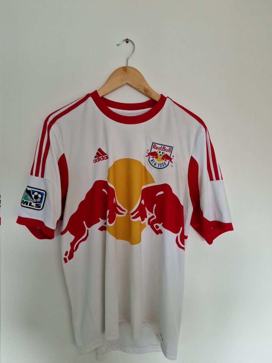 LuccaRossi2's tweet photo. @ShirtSellerList Sao Paolo Large - £55
Olympiakos XL - £75
NYRB - £30
PSV (BNWT) XL - £25
All 4 shirts are in excellent condition and please add £3 for postage https://t.co/zonim8c5wo