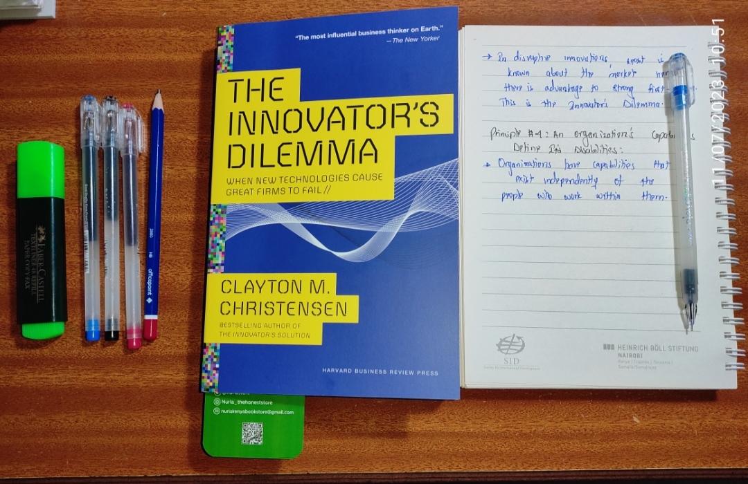 NyokabiJesse's tweet photo. I offer my posthumous respect and recognition to Professor Clayton Christensen. 

This book 📚 has made me make peace with a lot of things that bothered me for over 8 Years. 

@NuriaStore @NuriaStore https://t.co/RXzfRzSBAD