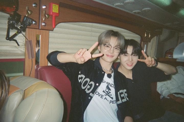 TREASURE_Fr's tweet photo. -💎-↳ 04.11.22 | INSTAGRAM (2)

[TREASURE MAP] PHOTOS DES COULISSES RU JUNG TOUR

#TREASURE #트레저 #TREASUREMAP #EP_69 #RU_JUNG_TOUR #루정투어 #YG

---
→ 🦊
#트레저 @treasuremembers https://t.co/bh0OkIjfWp