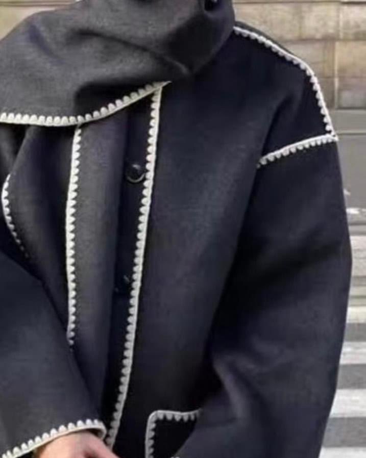 catandmousebout's tweet image. Sometimes it’s all in the details. 

#toteme #totemeinspiration #finishingtouch #details #contrast #blanketstitchtrim #scarfjacket