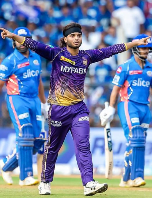 🔰Suyash Sharma in the #SMAT2023 : 
7 Matches
18 Wickets
7.22 Average 
4.64 Economy Rate 
9.33 Strike Rate
4-fer : 1 | 5-fee : 1
5/13 BBI 

Starboy For A Reason! 😎

#AmiKKR #KKR #SuyashSharma #SMAT #SMAT2023