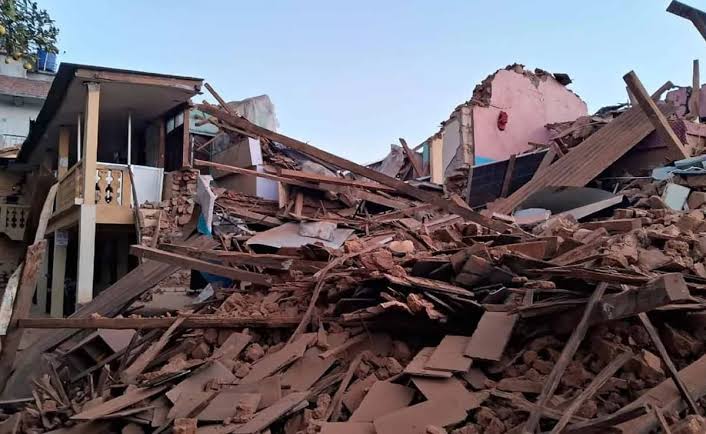 srm_digital's tweet photo. It's sad to see😔😔,  my condolences who lost their loved ones.
.
.
.
#Nepal #earthquake #NepalEarthquake

Image source credit to: @ndtv https://t.co/Vqzr1hkKGo