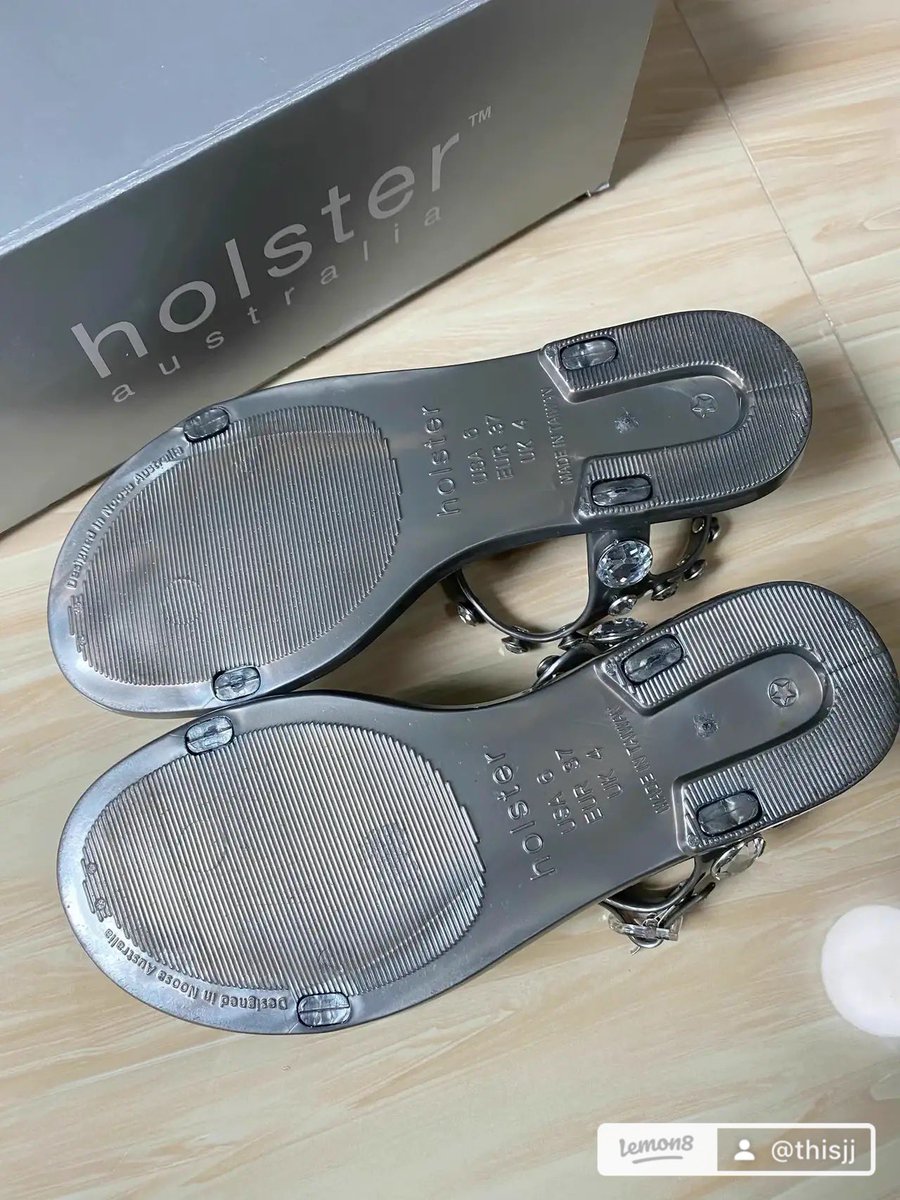 junnnnn_1999's tweet photo. ขายต่อ Holster สภาพใหม่แบบ 99% 
Size 37 / 24 เซนงับ เอาไป 1,900 from 2,590
สนใจสอบถามเพิ่มเติมได้เลยยย

#ส่งต่อcintageshop #ส่งต่อstylistshop #ส่งต่อรองเท้า #ส่งต่อเสื้อผ้ามือ2 #รองเท้าholster #ส่งต่อvghbkk https://t.co/EItVGf78Tg