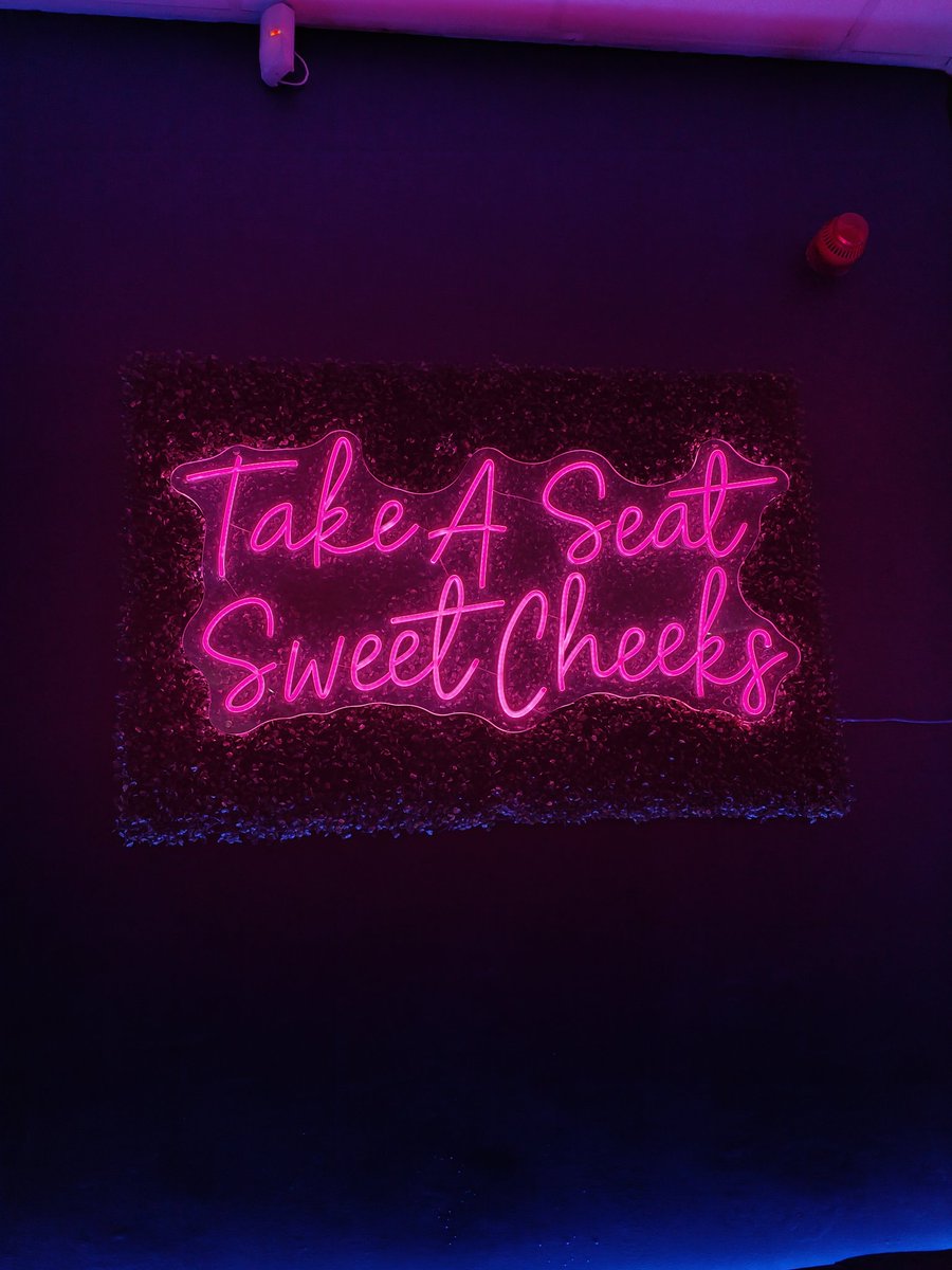 woodymd's tweet image. Great night at the launch of a new Hull pub called VIBE 🥂🍻 #coctails&amp;amp; dreams