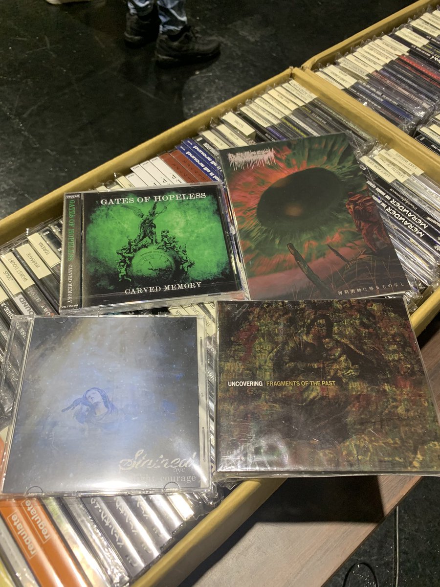 RETRIBUTION178's tweet photo. ROTTING NOISE TOKYO 2023、激ハードコア祭にリトリ出店しています🌇国内リリースも持参していますのでまだGETしてない方は是非ライブ後に🐾 #uncovering #gatesofhopeless #burningsign #stained https://t.co/xLTWaJpHa1