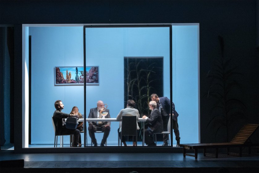 Uno spettacolo che parla al presente e restituisce al teatro l'emozione del fiato sospeso. 
In attesa di presentarlo a Genova, la recensione di Rossella Menna su @00doppiozero de "La ferocia", regia di Michele Altamura e Gabriele Paolocà  doppiozero.com/la-ferocia-di-…