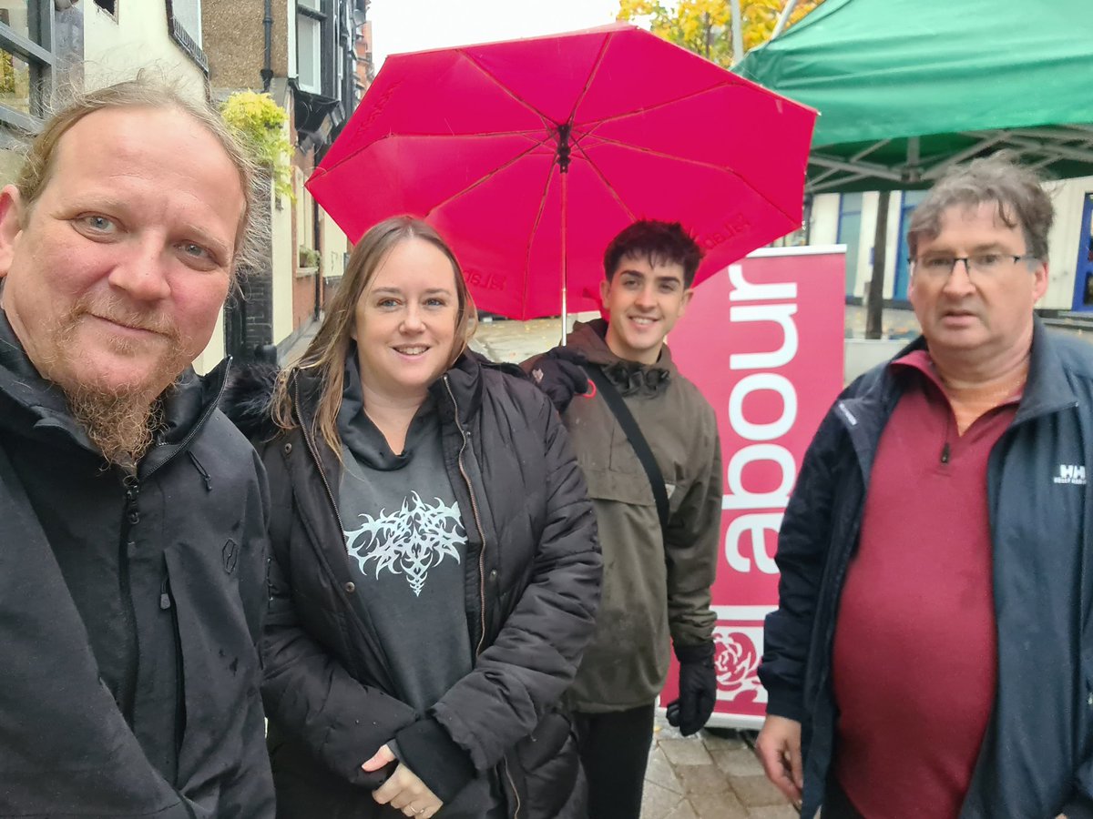 meet_mark22's tweet photo. Its that time of the month, rain and autumn weather won't keep us away. #redhillwest &amp; #wraycommon surgery at Redhill Market today, here until 2pm. Come and say hello.

#soggysocialists
#win24 https://t.co/JaHz2bsEls