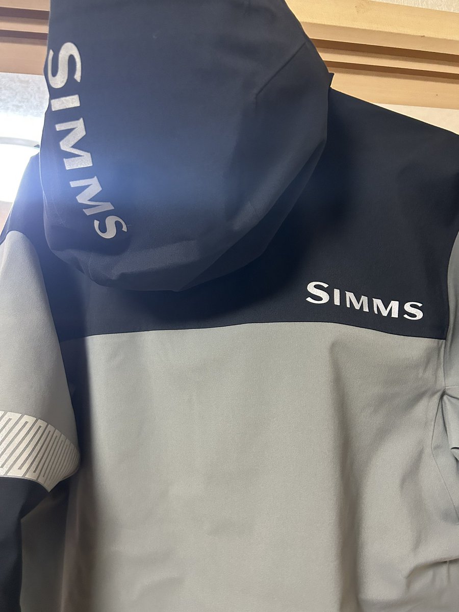 pleconia's tweet image. 今年の釣り用はコイツ！
カッコええ！
フライマンの友達のマネ🤣
ほぼほぼ誰とも被らないだろうな👍
#SIMMS
#シムス