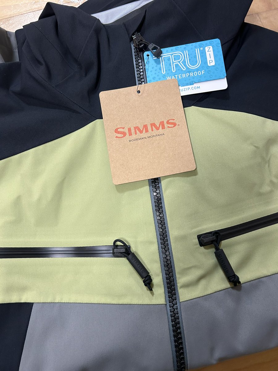 pleconia's tweet image. 今年の釣り用はコイツ！
カッコええ！
フライマンの友達のマネ🤣
ほぼほぼ誰とも被らないだろうな👍
#SIMMS
#シムス