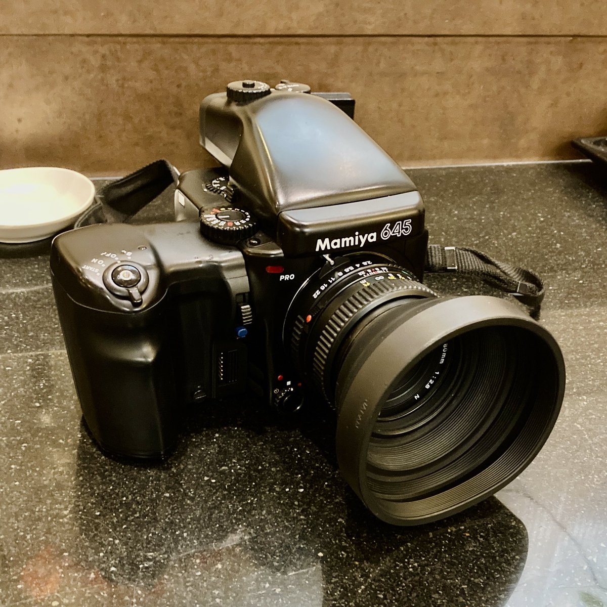 KazuD51's tweet photo. 思い切って買っちゃいました📷
#Mamiya
#645pro
#中判フィルム
#写真好きな人と繋がりたい https://t.co/m6mNegAyxb