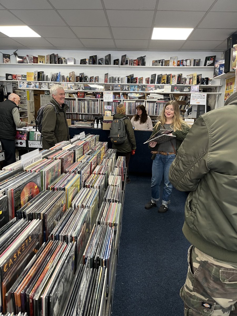KellyBuckley6's tweet image. Had fun in FIVES #recordshop yesterday, #leighonsea, being filmed by Matt &amp;amp; @andygosling from @seeninleigh for a little thing about records/the #indierecordstore .
Great fun &amp;amp; so happy to support our #music and #indieshop community in #southendonsea 
📸 @RealTJKeenan @andygosling