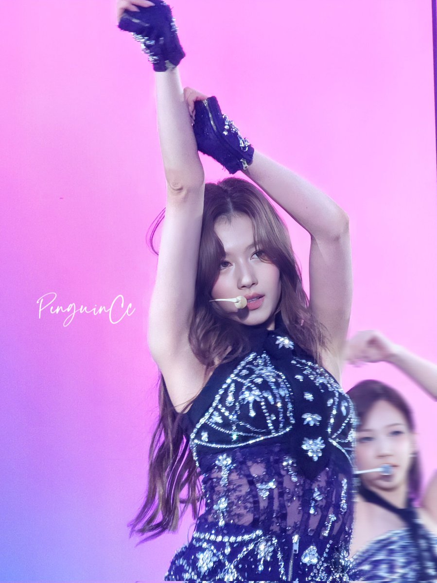 chadwickchen98's tweet photo. 🙌

#TWICE #TWICE_5TH_WORLD_TOUR #트와이스 #READYTOBE_WORLDTOUR #SANA #사나 #サナ https://t.co/J9W4wP6EqM