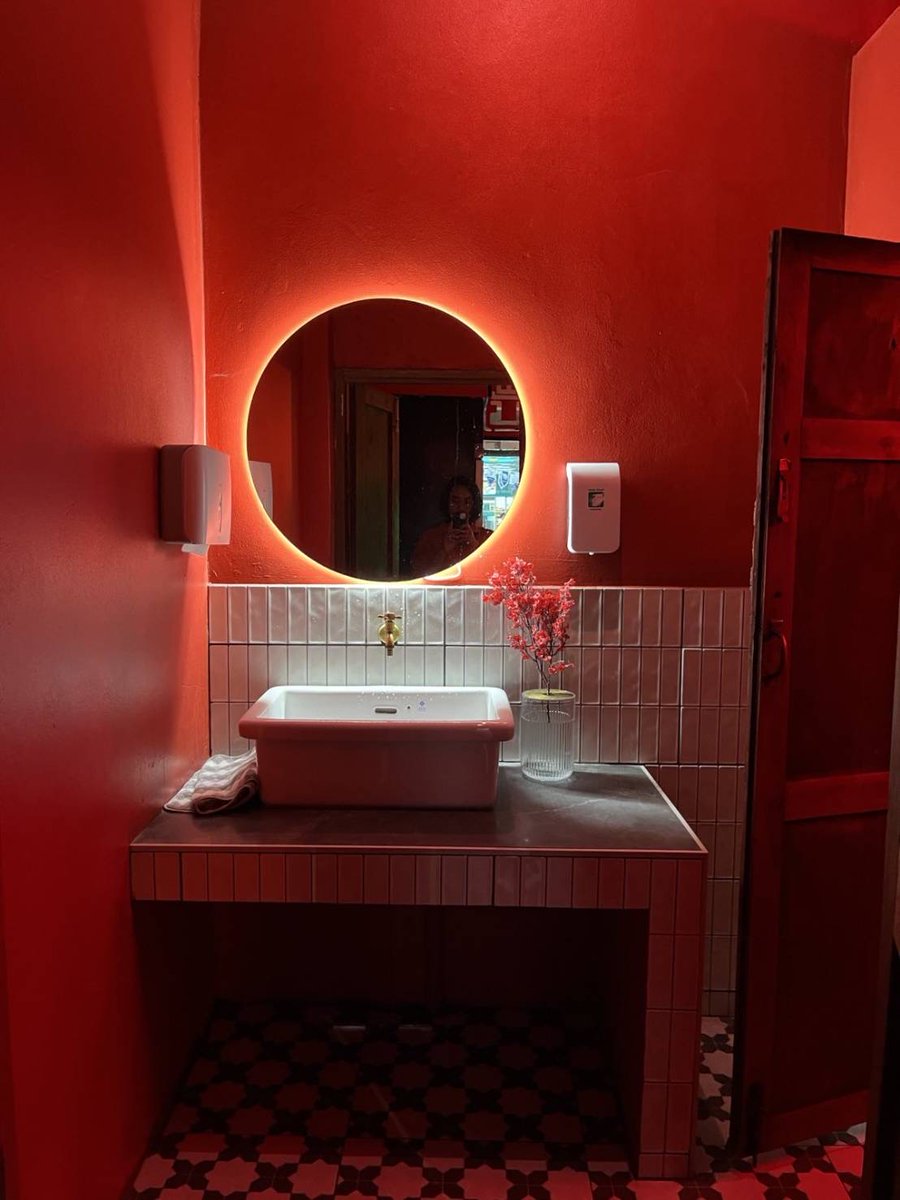 JimCroce5's tweet image. #Chiang Mai Pissmai #Cafe #Nimmanhemin #toilet ขอบคุณสหาย @maethiwari ส่งมาแนะนำ #ห้องน้ำ #คาเฟ่ #เชียงใหม่ #ถนนนิมมานเหมินทร์ #ร้านอาหาร #ไทย #สุขาอยู่หนใด