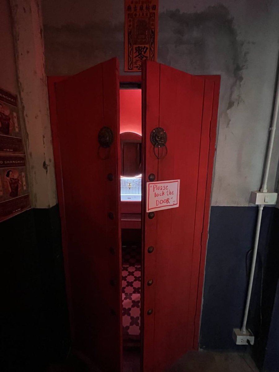 JimCroce5's tweet image. #Chiang Mai Pissmai #Cafe #Nimmanhemin #toilet ขอบคุณสหาย @maethiwari ส่งมาแนะนำ #ห้องน้ำ #คาเฟ่ #เชียงใหม่ #ถนนนิมมานเหมินทร์ #ร้านอาหาร #ไทย #สุขาอยู่หนใด