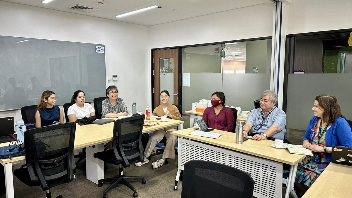 UNFPAph's tweet photo. UNFPA Philippines recently met with passionate civil society organizations (CSOs) as they gear up for the 7th Asia Pacific Parliamentarian Conference in Bangkok from 15th to 17th November. (1/2)
#UNFPA #SDGs #PopulationDevelopment https://t.co/lDM4oblXf6