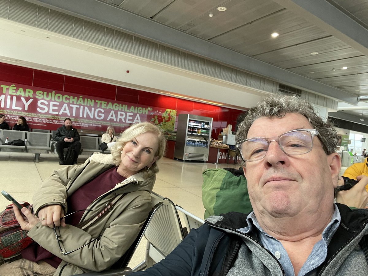 And so begins our world tour of Holland <a href="/EleanorShanley/">Eleanor Shanley</a> 🛩️🎶🎶🛩️