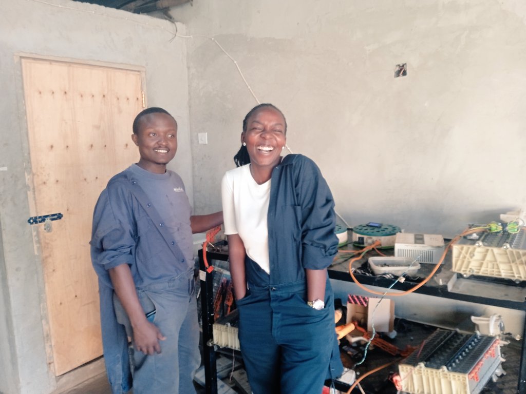motorist_nyabu's tweet photo. Meet my brother. The man with the big dream that is slowly taking shape @FECA_Autocare. He fueled my love for cars coz we mostly bonded over car conversations. His passion for hybrids is unmatched! I tapped it from him.
#legendarybigbros! https://t.co/LSHC8bqFrU