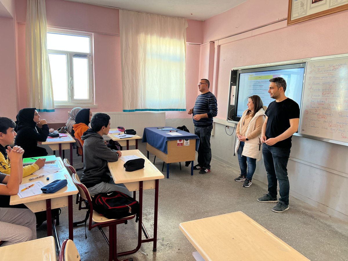 eskiliho's tweet photo. Sayın İlçe Milli Eğitim Müdürümüz İbrahim Kılıçer ve Eskil HEM Müdürü Süleyman Uz okulumuza ziyarette bulundular. Nazik ziyaretlerinden dolayı kendilerine teşekkür ederiz. @TC_Eskil @Aksaray_MEM @Eskil_MEM @brahimKler2 @Ahmetiris1 @Kose1990 https://t.co/ayzkgDL8EU