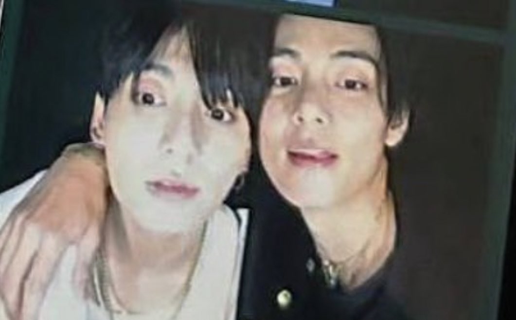 jvkiel97's tweet image. TAEKOOK TUMATAPANG IMNIDA LWKDOELLELKDKDKW(2)# 👊🏻💥💳