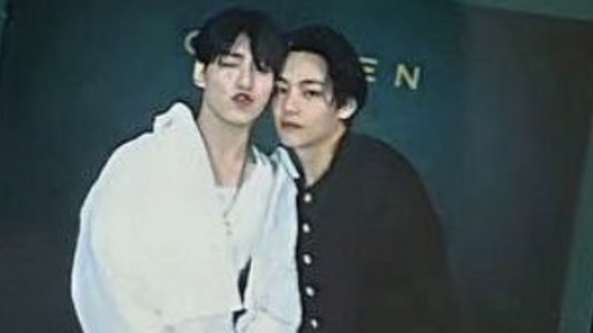 jvkiel97's tweet image. TAEKOOK TUMATAPANG IMNIDA LWKDOELLELKDKDKW(2)# 👊🏻💥💳