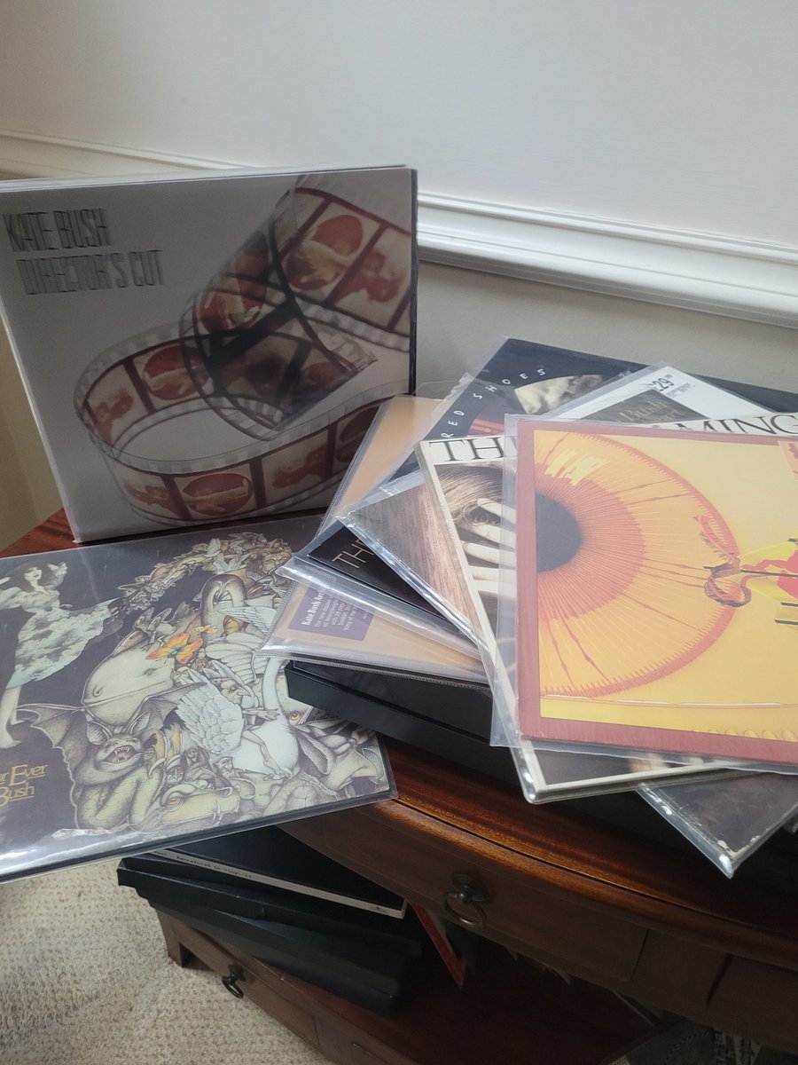 DebsHol50's tweet image. #KateBush #Fishpeople 
Congratulations to Kate Bush being inducted into the Rock and Roll Hall of Fame , about time too and in pure Kate style, she was elusive...