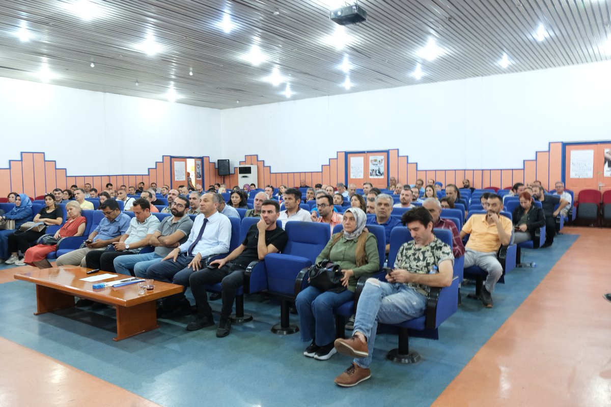 Öğrencilerimizin daha etkili eğitim öğretim yapabilmeleri için sağlanan BT ortamlarını (Fatih Projesi) hazır tutan BT Rehber Öğretmenleri ile
değerlendirme ve bilgilendirme içeren  il geneli toplantılarımız.
Her şey daha iyi gelecek için.📚🔬🔭🧬📡
<a href="/ahpehlivan53/">Ali Hamza Pehlivan</a>
<a href="/fazilet_durmus/">Fazilet Öğretmen 🇹🇷</a>