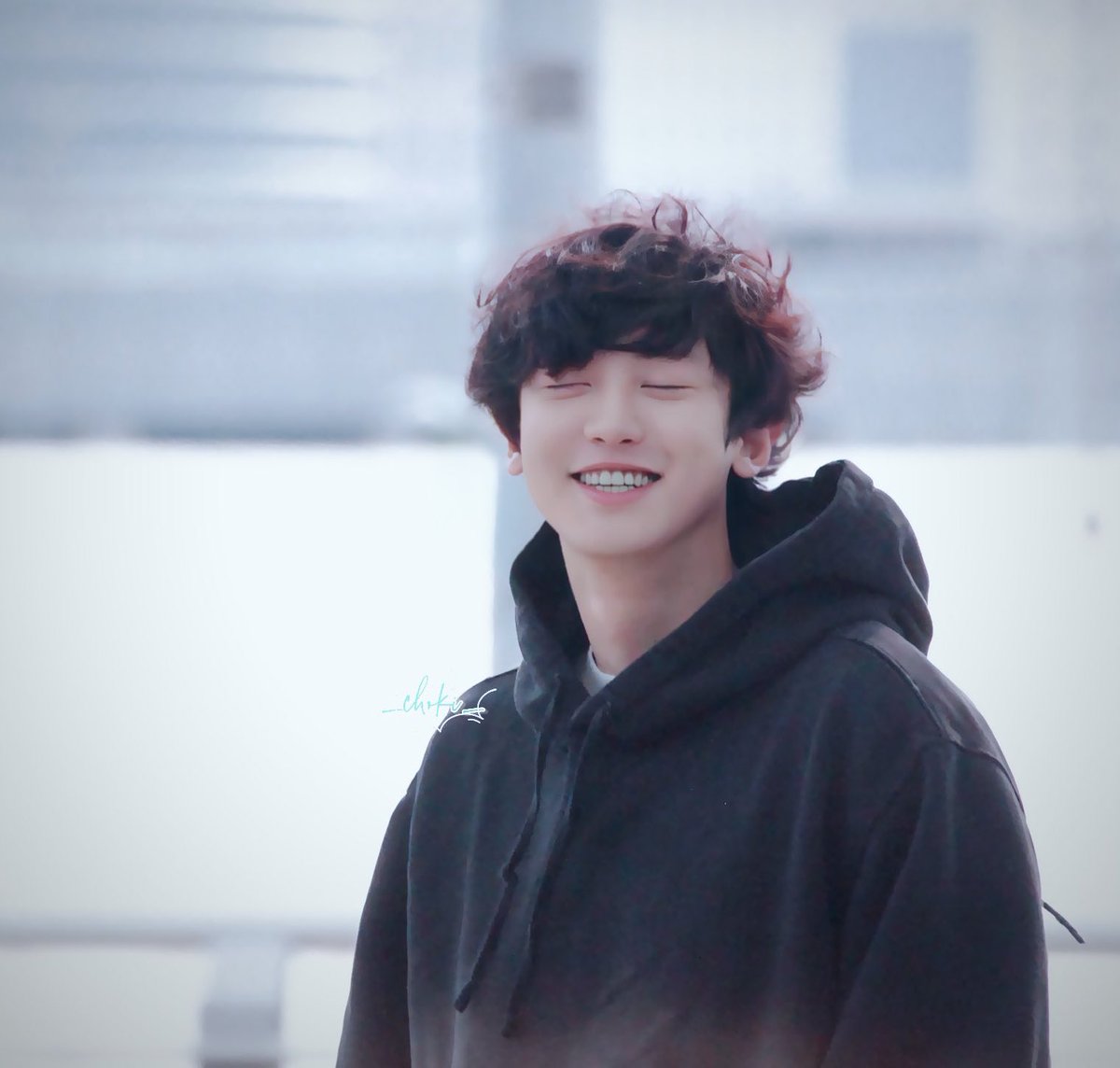 hourlySKY's tweet photo. PARK CHANYEOL😭🫶🏻 https://t.co/bKfLmyoteY