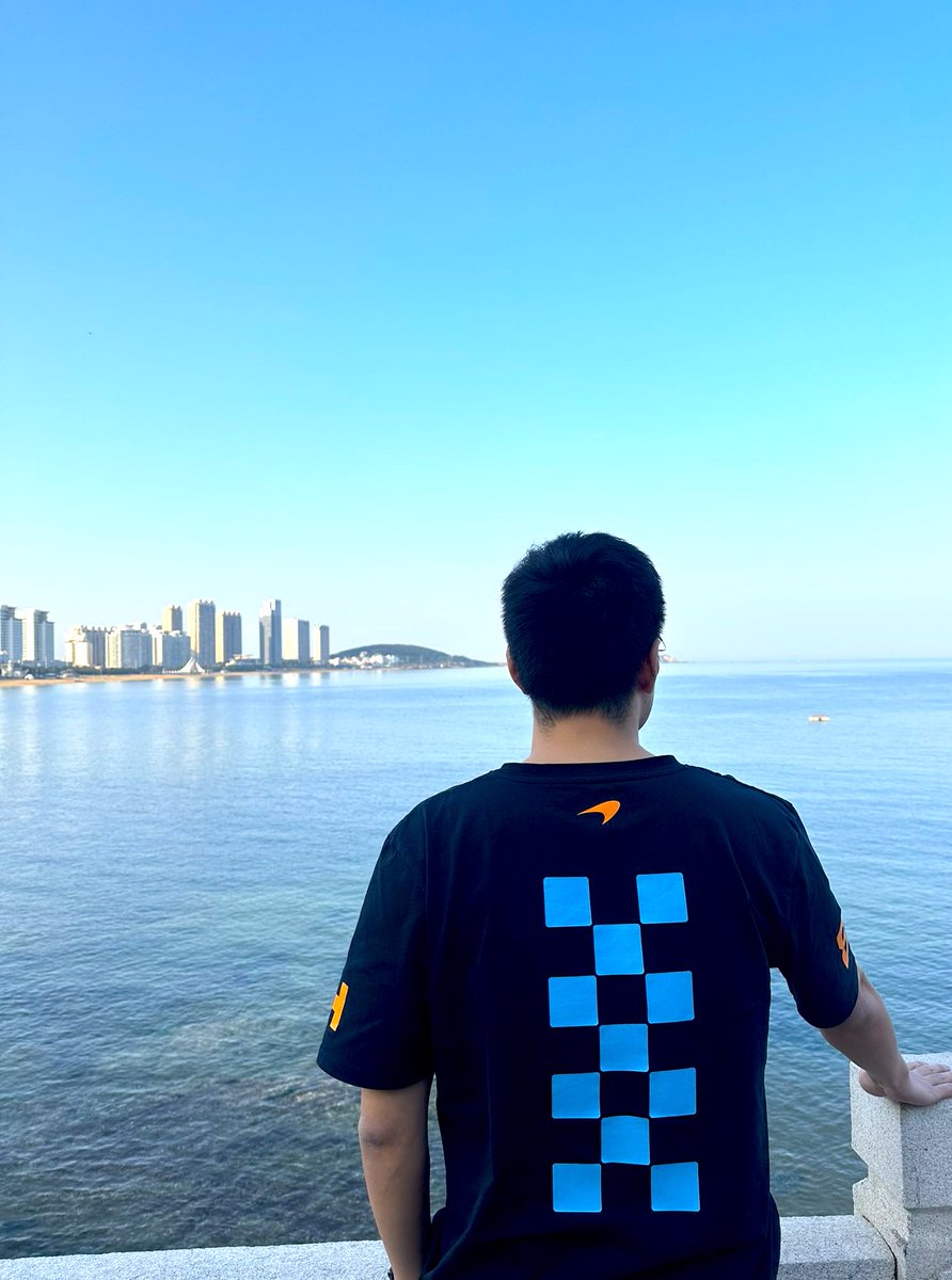 okx's tweet photo. We dream in colors borrowed from the sea 💭✨ 🌊 https://t.co/RQsDdZ8imB