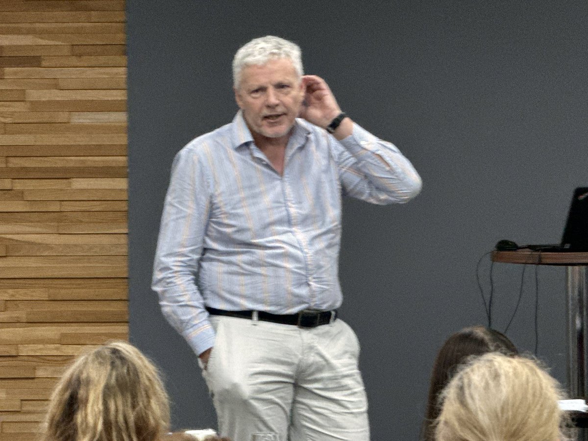 sel-conference tweet media