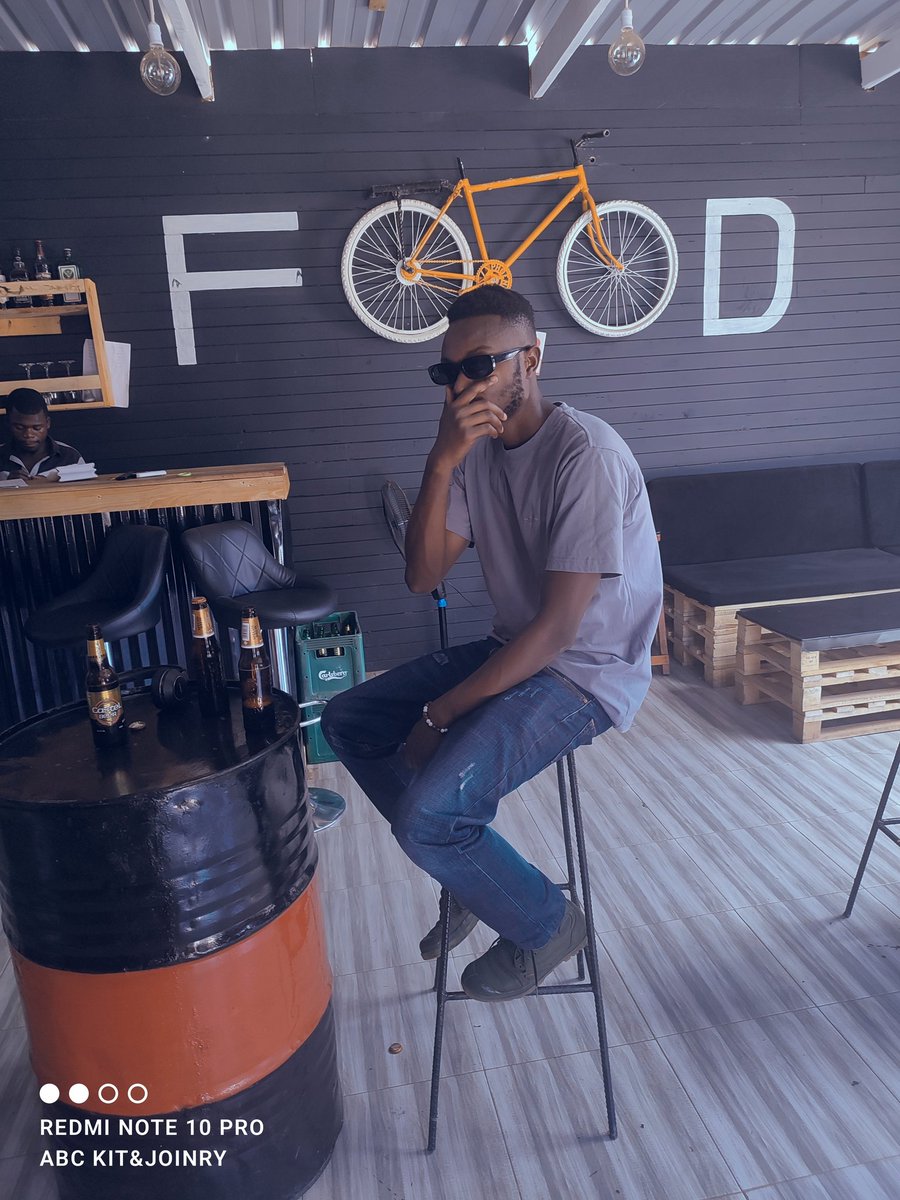 Bom Gee 🔤 tweet media