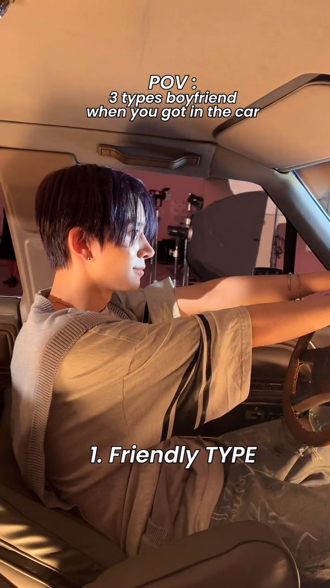 어떤미친남자친구님가 시트를 저렇게제끼고 벨트도안매고 운전을하노