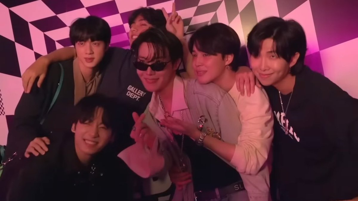 taebokkiii's tweet photo. 7/7 (2022)                            4/7 (2023) https://t.co/2lWMGZqjD1