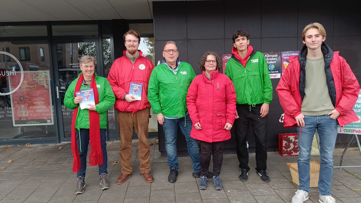 Zien we jou vandaag? We staan ook bij je in de buurt!

10.00-11.00u Nije Nering
11.30-13.00 u De Wielewaal
13.00-1500u Grote Beer

Samen kan het!!
#GroenLinks/#PvdA #Hoogeveen