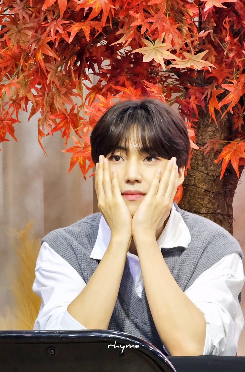 rhyme841's tweet photo. 231104 Makestar 🍁🍂

가을 #이은상 #은상 #EUNSANG
#유나이트 #YOUNITE https://t.co/JpbWfqLpcm