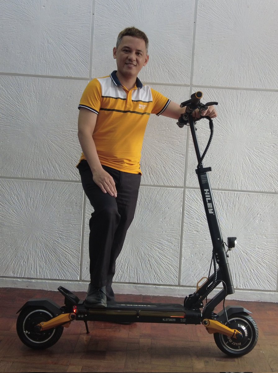 jericovilog's tweet image. Quite satisfied with my new scooter from #Hiley. I picked Hiley Tiger 8GT (Pro) as it provides dual hub to get me through steep rodes. A bit frustrated with this new V3 as it is using pneumatic tires instead of tubeless or the previous solid.

#ElectricKickScooter
#HileyT8Pro