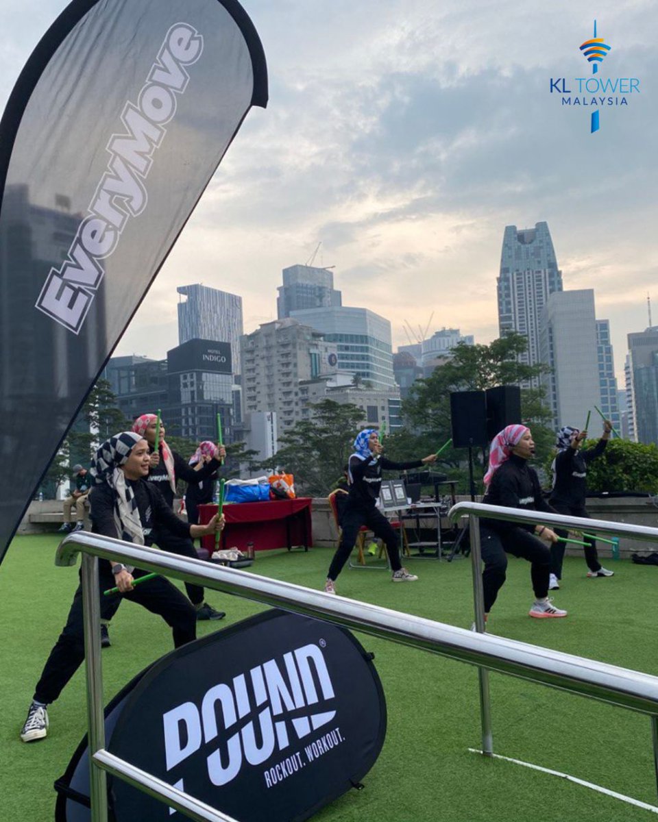 Menara_KL's tweet image. KL Tower was pounding where more  than 100 Klangites gathered at KL Tower as early as 6.30am to participate in Run &amp;amp; Pound event organised by EveryMove.

#menarakl
#kltower
#everymove
