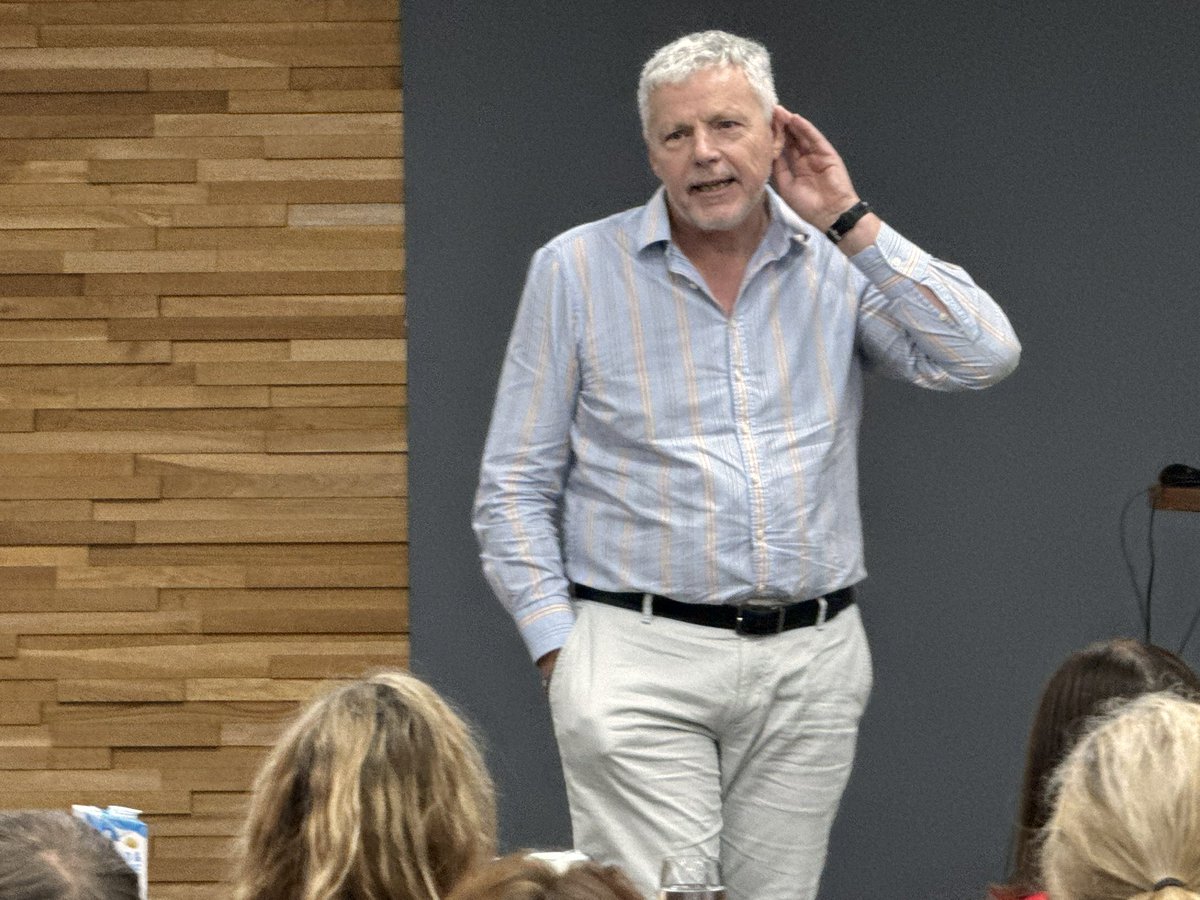 sel-conference tweet media