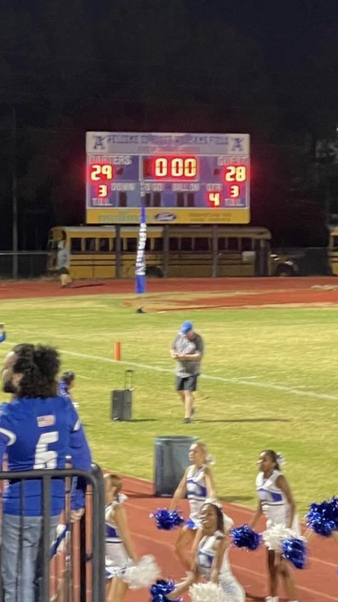 MRutledge6321's tweet photo. Apopka 29 - Wekiva 28 

Hoisting the Mayor’s Cup, APK advances to the playoffs for the 24th CONSECUTIVE YEAR! #HokaHey #RecruitAPK https://t.co/EmQld6LOt2