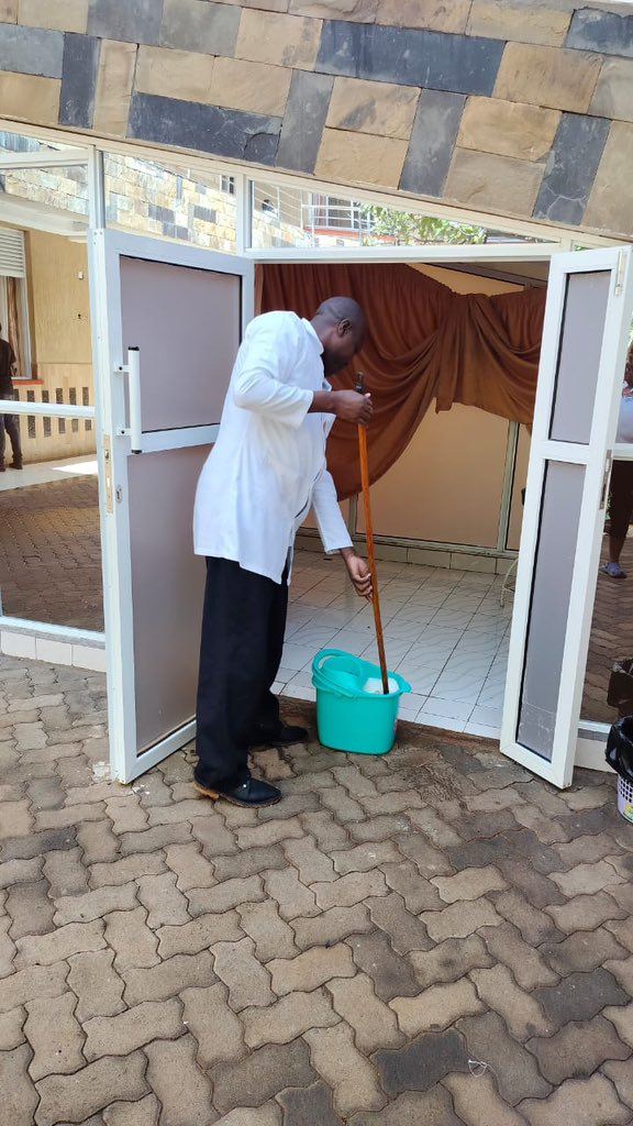 KomarockModern's tweet image. General cleaning was an idea of cohesion between our customer who we love and treasure.

#KomarockModernHealthCare
#YourPillarsToBetterHealth 
#KMHGeneralCleaning 
#KMHKathwanaAt5