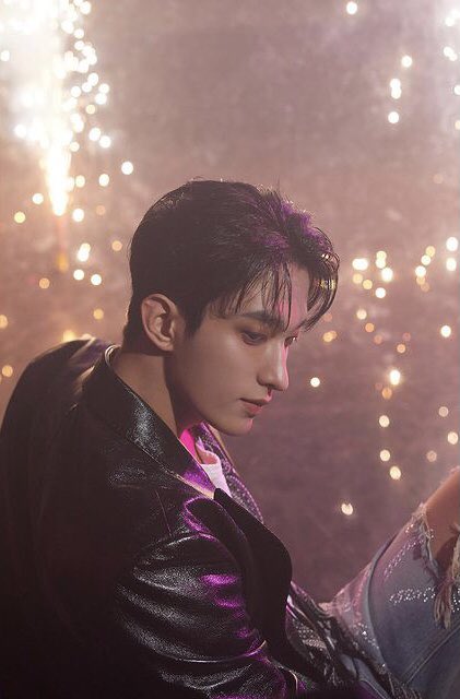 dkzones's tweet photo. #도겸 saythename_17 ig update 

'God Of Music' Jacket Behind Photo 📸 https://t.co/ggbO23Ywrr