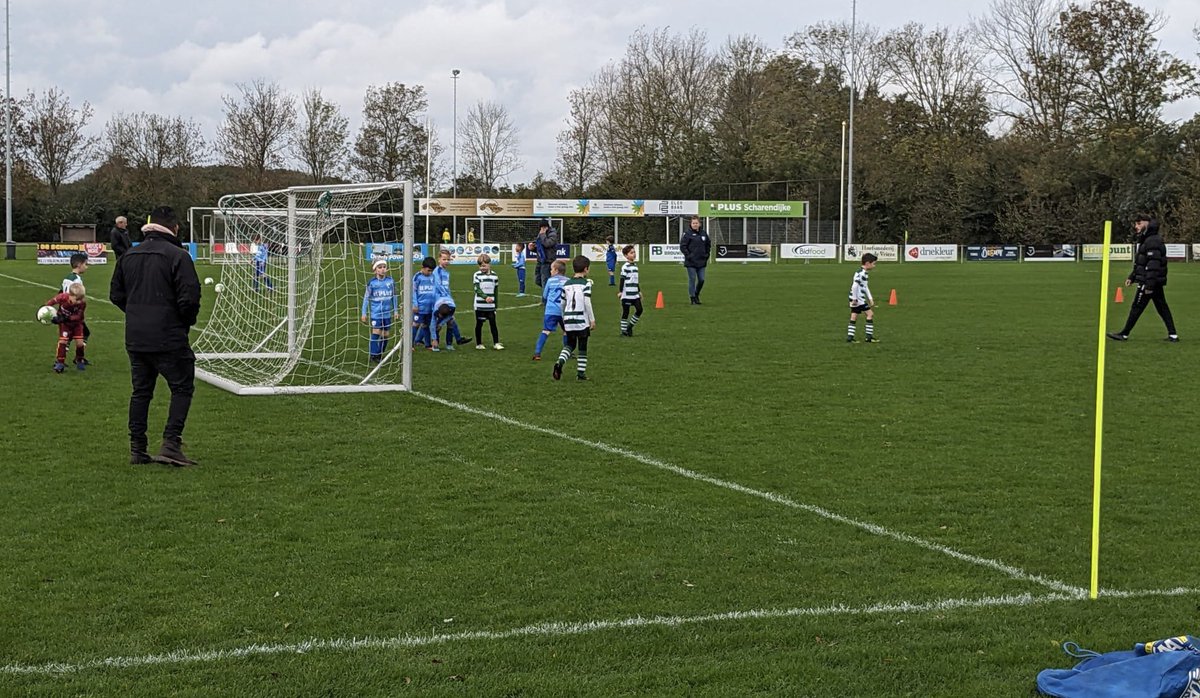 svzsc62's tweet photo. Trost dat vandaag 3 jeugd ploegen tegelijk spelen op Scharendijke! Dat is lang geleden maar maakt duidelijk dat ons aantal jeugdleden sterk in de lift zit! Mocht jouw kind ook lid willen worden, kom dan even langs of stuur een mail naar info@zsc.nl #jeugd #toekomst https://t.co/NmVpBIQ1kn